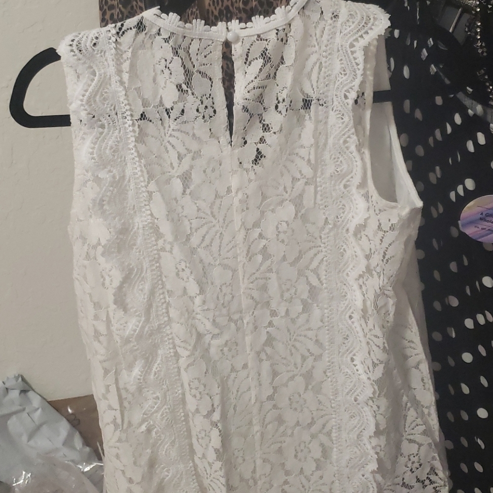 🍁New White lace tank - Picture 9 of 12